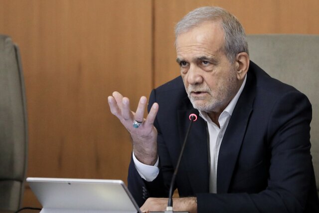 پزشکیان از وحدت صحبت می‌کنیم، اما مدام دعوا داریم از ظرفیت بریکس و شانگهای استفاده کنیم